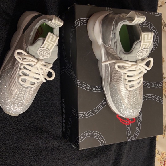 Authentic Chain Reaction  only wore 3 times Size 9 (40) - Picture 2 of 7